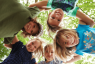 Tischgruppentraining: Sozial-emotionales Lernen in festen Teams (© Christian Schwier - stock.adobe.com)